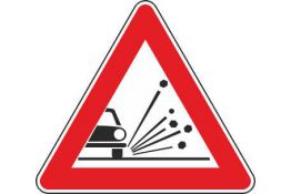 FIGURA 29 MATERIALE INSTABILE SULLA STRADA