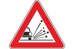 FIGURA 29 MATERIALE INSTABILE SULLA STRADA